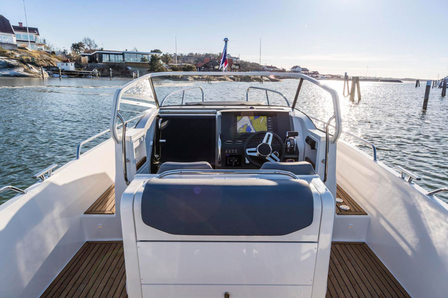 Nimbus Tender T9 cockpit